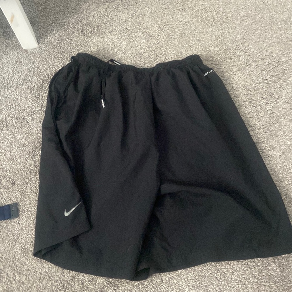 men’s black nike shorts